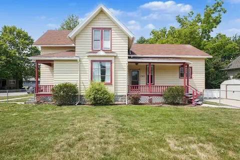 2023 4th Street, Bay City MI 48708 photo 2