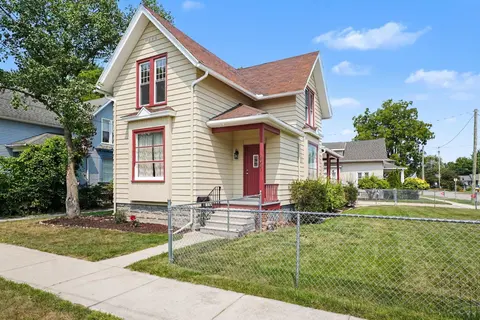 2023 4th Street, Bay City MI 48708 photo 3
