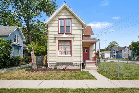 2023 4th Street, Bay City MI 48708 photo 4