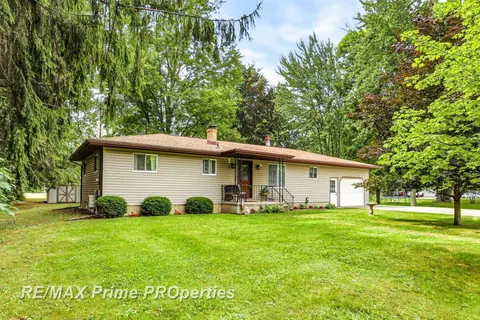 3942 Waltmar Drive, Bridgeport MI 48722-9604 photo 2