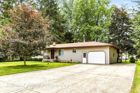 3942 Waltmar Drive, Bridgeport MI 48722-9604 photo 3