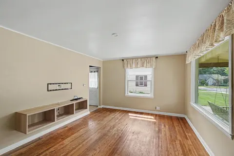 2106 Tennessee Street, Midland MI 48642-5720 photo 4