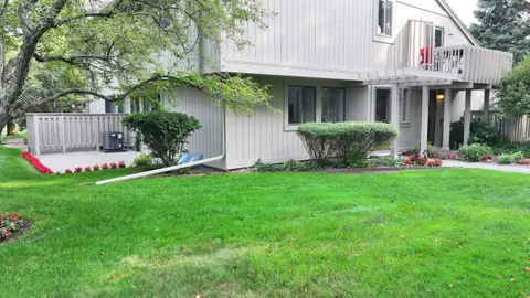 2269 Fairway Pines Court # 51, Bay City MI 48706 photo 3