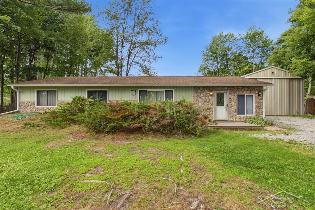 3161 N Gil-Haven Court, Sanford MI 48657 photo 1