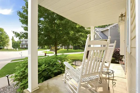 7621 Winding Creek Court, Midland MI 48642 photo 4