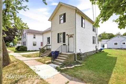 702 S Warner Street, Bay City MI 48706 multi-family property for sale