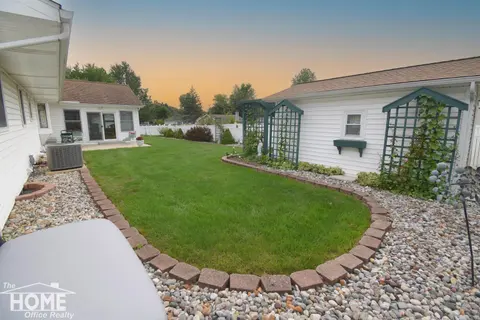 1005 Krust Drive, Owosso MI 48867 photo 4