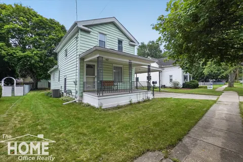1002 Adams Street, Owosso MI 48867 photo 2