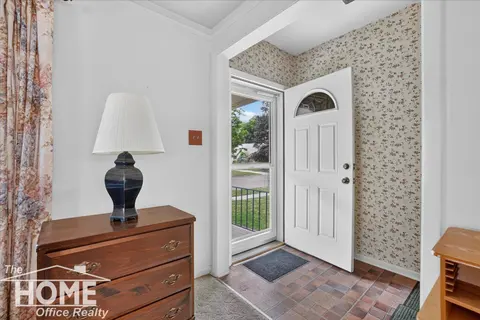 1002 Adams Street, Owosso MI 48867 photo 4
