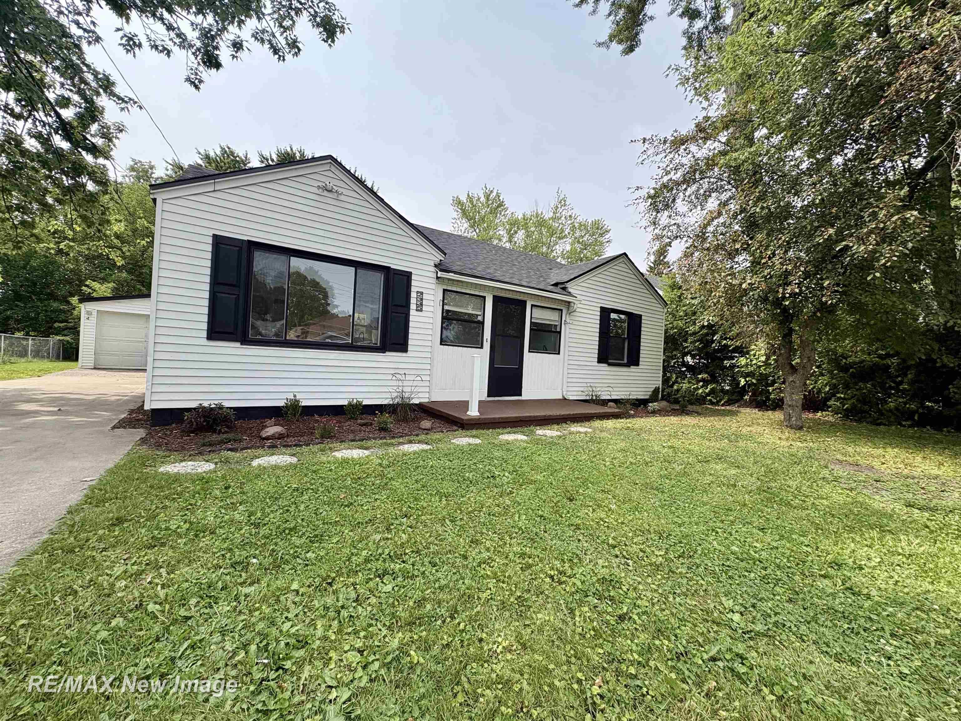2335 Shattuck Road, Saginaw MI 48603 photo 1