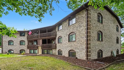 3339 S Cabaret Trail # 4, Saginaw MI 48603 photo 2
