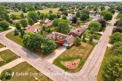 4905 Frontier Lane, Saginaw MI 48603 photo 3