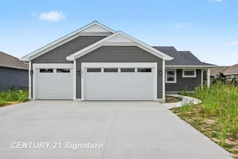 5875 Diamond Meadows Lane, Freeland MI 48623 photo 2