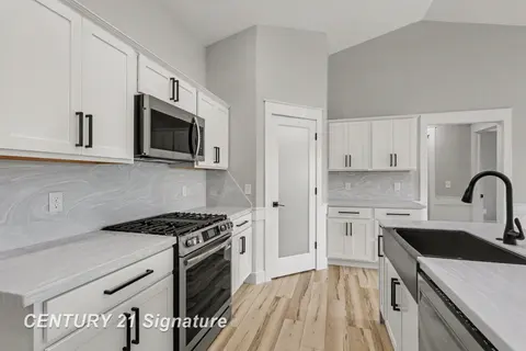 5875 Diamond Meadows Lane, Freeland MI 48623 photo 5