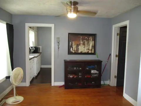 322 E Corunna Avenue, Corunna MI 48817 photo 5