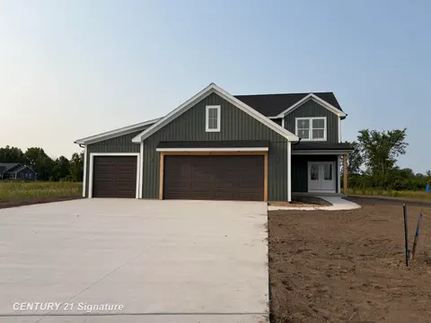10589 Spring Meadow Street, Freeland MI 48623 photo 2