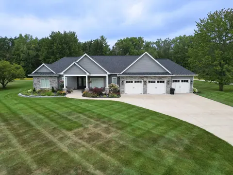 1860 S Beyer Road, Saginaw MI 48601 home for sale
