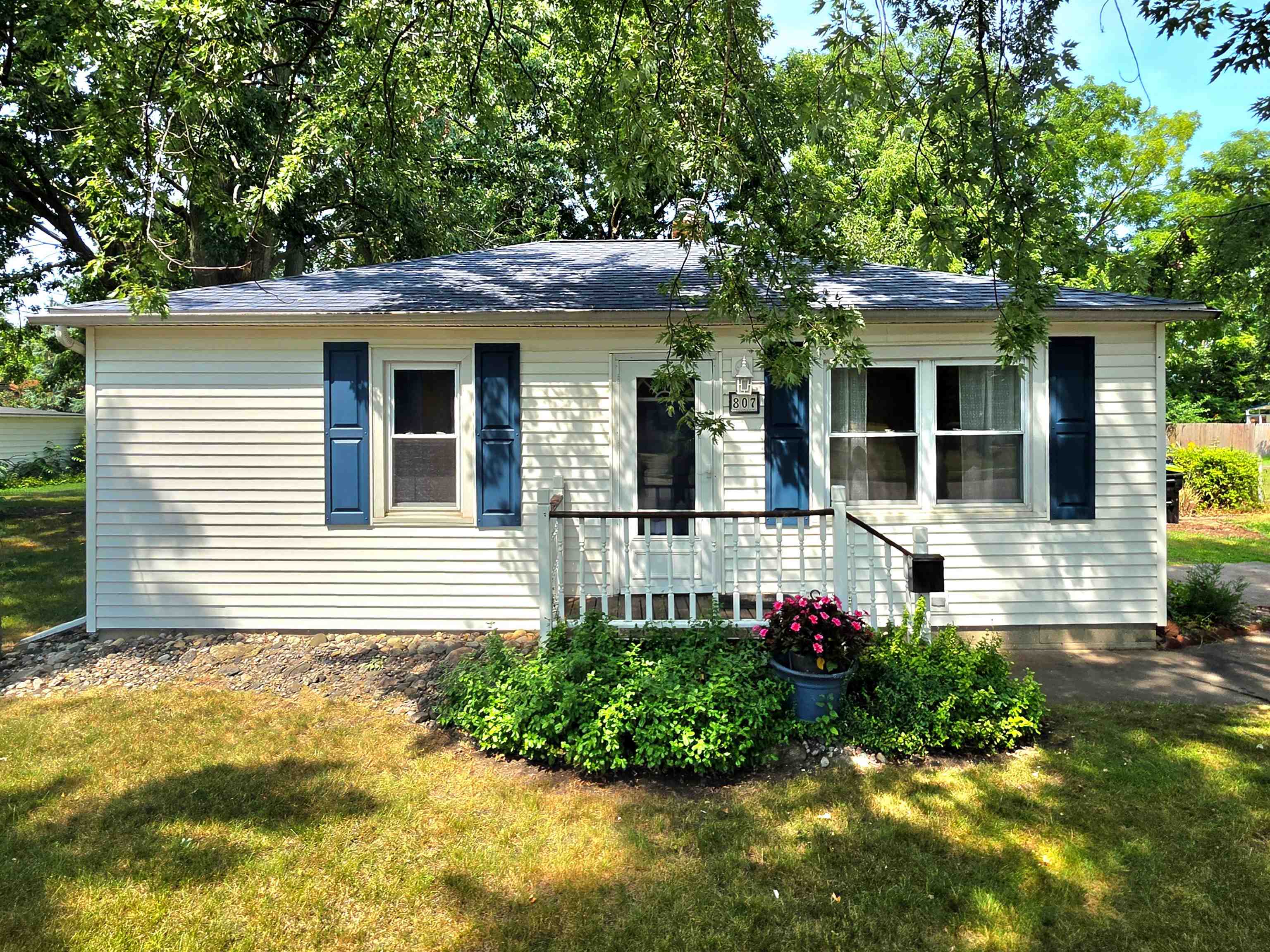 807 Borton Avenue, Essexville MI 48732 photo 1