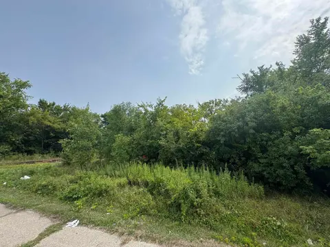 1838 S Warren Avenue, Saginaw MI 48601 photo 3