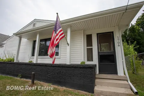 1706 Helen Street, Bay City MI 48708 photo 2