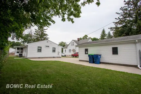 1706 Helen Street, Bay City MI 48708 photo 3