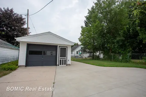1706 Helen Street, Bay City MI 48708 photo 4
