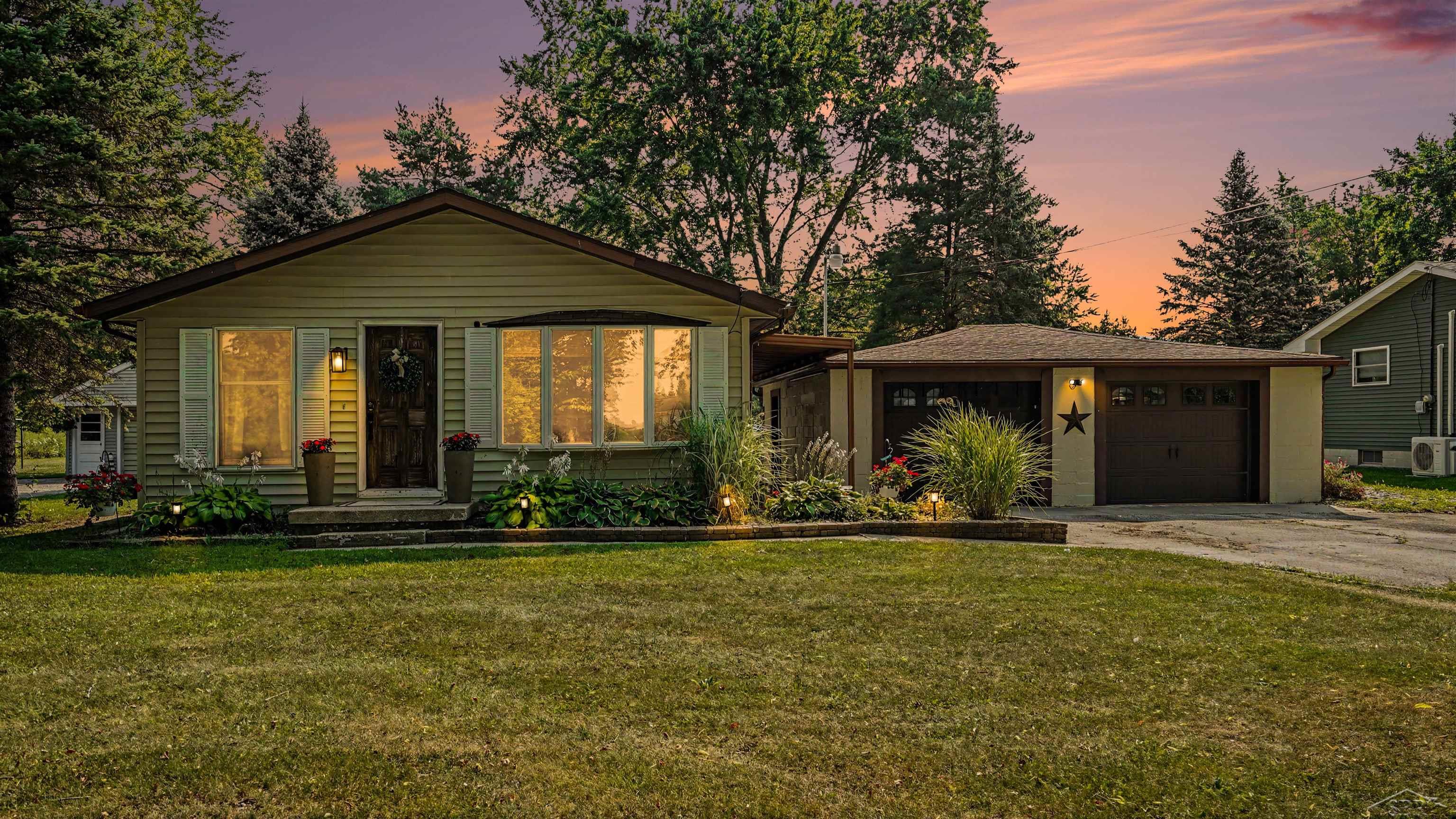 5111 S 2 Mile Rd Road, Bay City MI 48706 photo 1