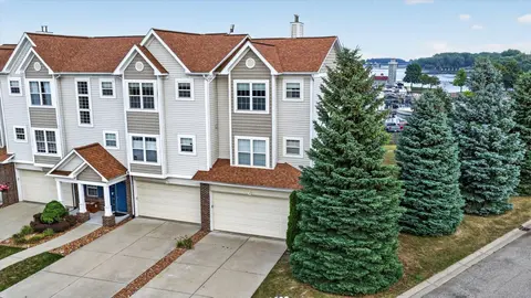 19 Cove Drive, Bay City MI 48706 condo for sale