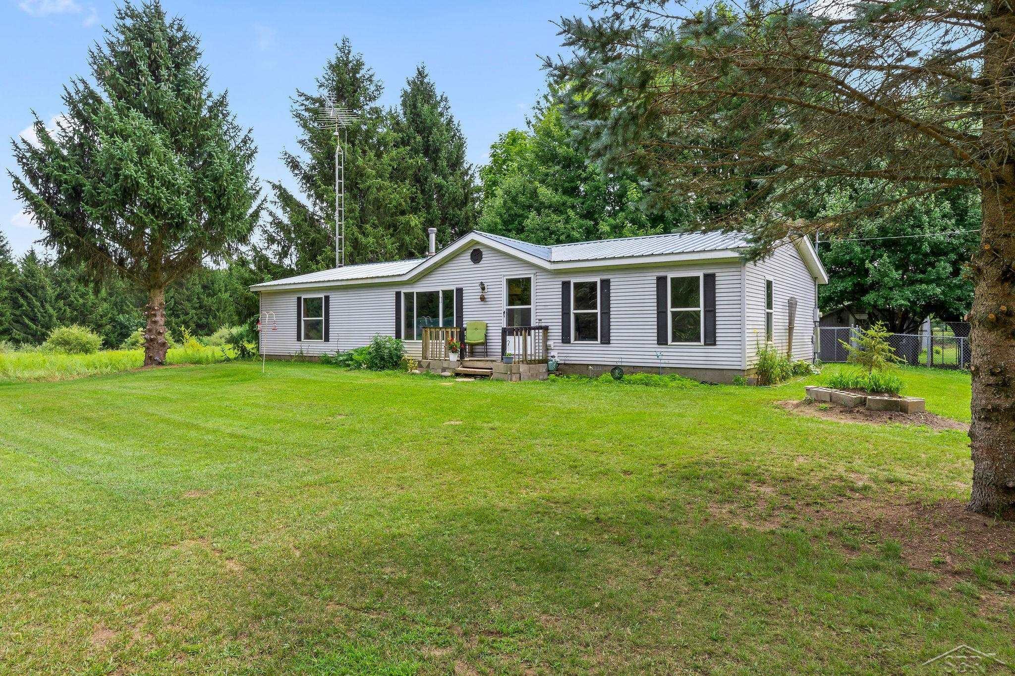 6178 Meridith Grade Road, Harrison MI 48625 photo 1