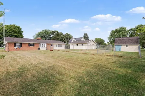 4925 W Freeland Rd Road, Saginaw MI 48604 photo 2