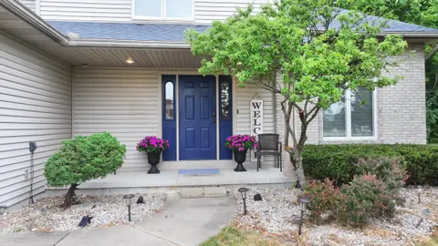 3227 Setting Sun Boulevard, Saginaw MI 48603 photo 3