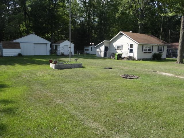 4507 4508 Lakeview Drive, Beaverton MI 48612 photo 1