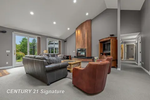 5790 Dunrovin Drive, Saginaw MI 48638 photo 3