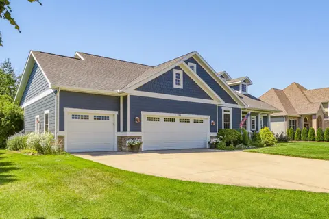 334 Queens Creek Drive, Frankenmuth MI 48734 photo 3