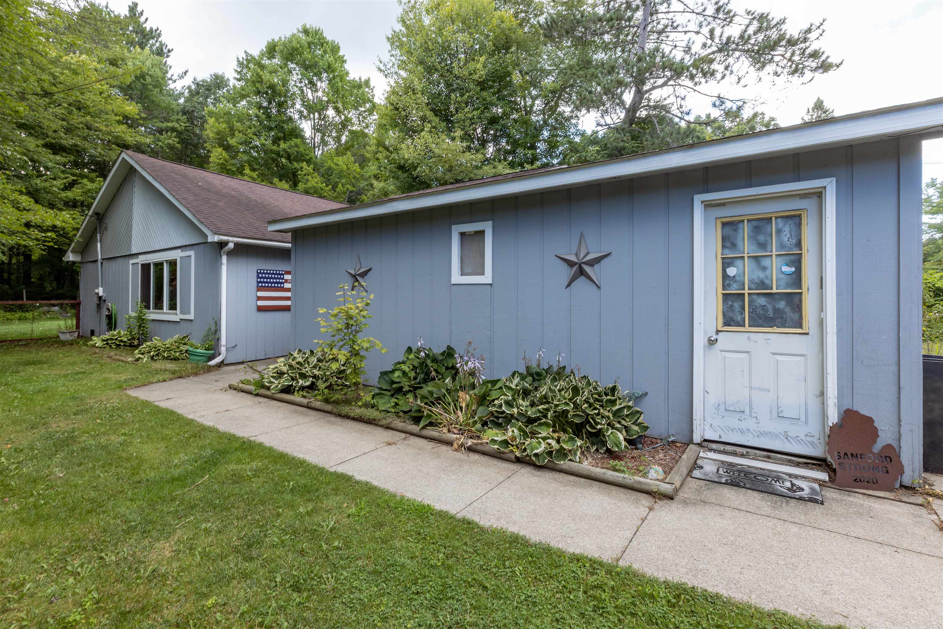 1951 N Hope Road, Midland MI 48642 photo 1