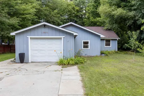 1951 N Hope Road, Midland MI 48642 photo 3