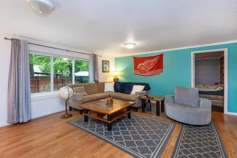 1951 N Hope Road, Midland MI 48642 photo 4
