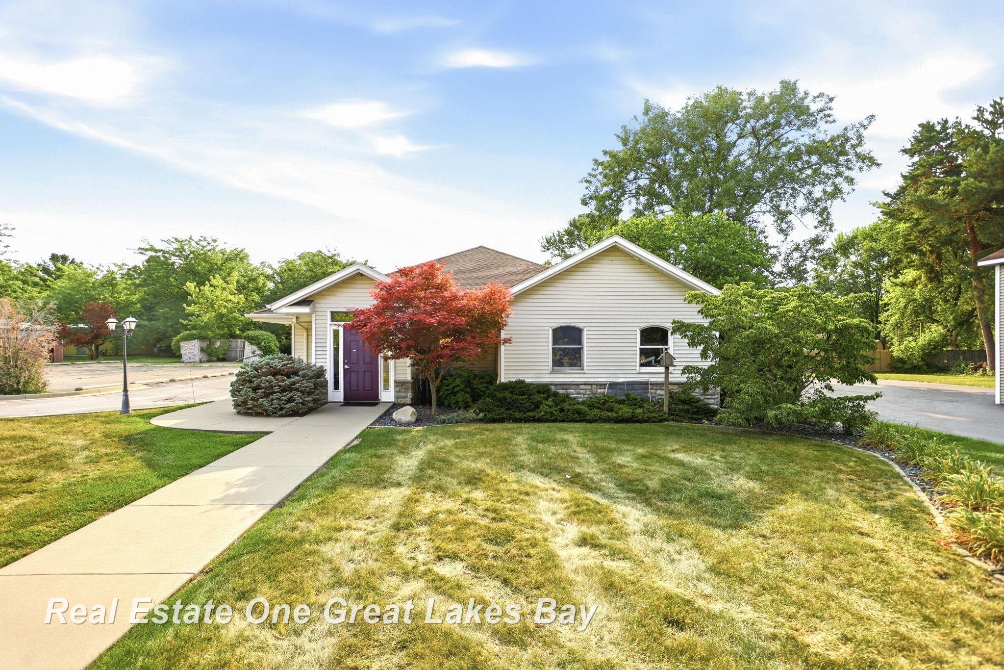 235 S Center Road, Saginaw MI 48638 photo 1