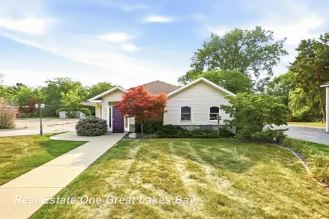235 S Center Road, Saginaw MI 48638 commercial property for sale