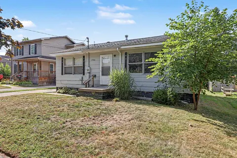 1906 James Street, Essexville MI 48732 photo 2