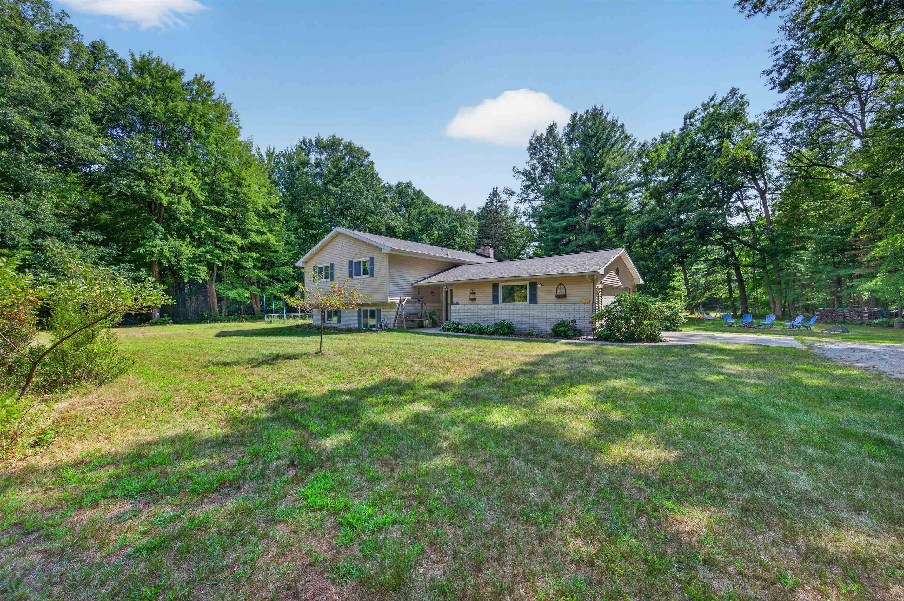 615 W Cole Road, Midland MI 48657 photo 1