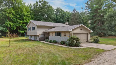 615 W Cole Road, Midland MI 48657 photo 3