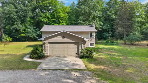615 W Cole Road, Midland MI 48657 photo 4