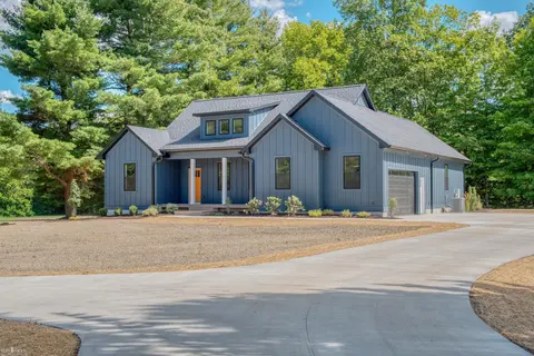 915 Marguerite Drive, Owosso MI 48867 home for sale