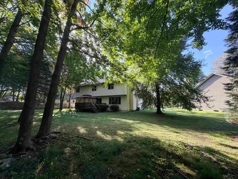 2617 Hearthstone Circle, Midland MI 48642 photo 3