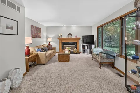 2617 Hearthstone Circle, Midland MI 48642 photo 5
