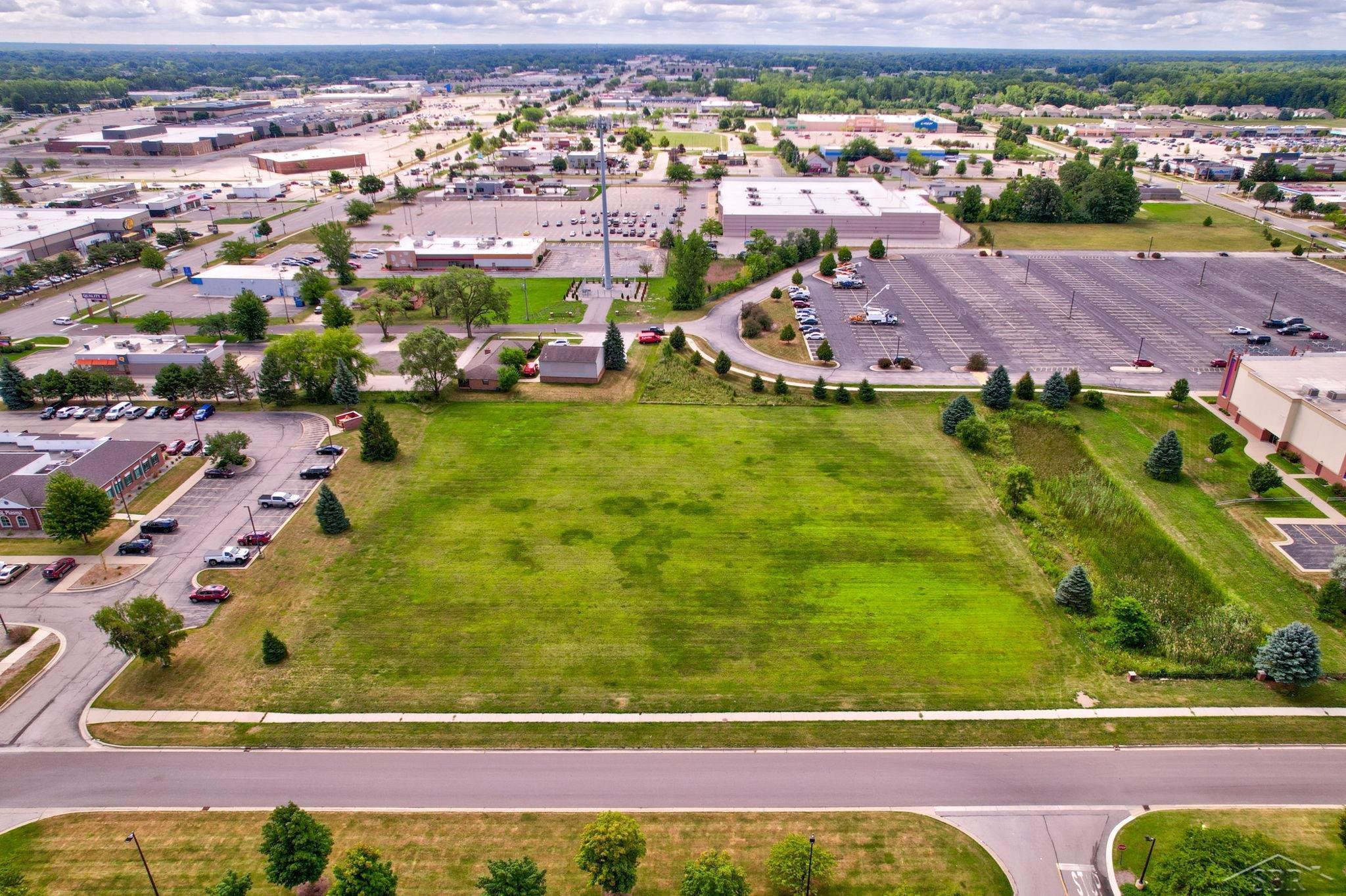 Bueker Drive, Saginaw MI 48604-2400 photo 1