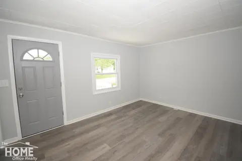 834 Broadway Avenue, Owosso MI 48867 photo 2