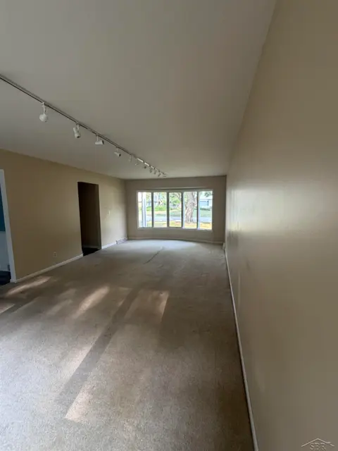 815 Canterbury Drive, Saginaw MI 48638 photo 4