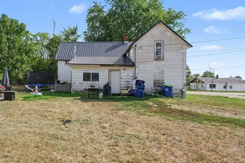 490 W Saginaw Street, Breckenridge MI 48615 photo 3